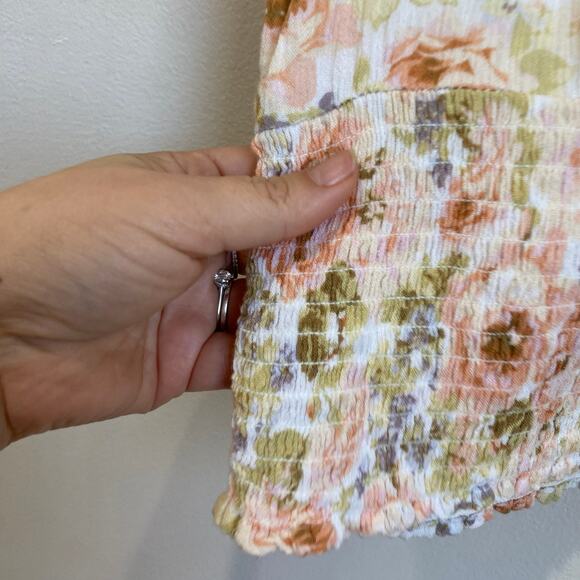 Abercrombie & Fitch Short Sleeve Romantic Florals Smocked Waist Top Size Large - Picture 3 of 8